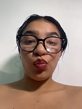 Hhannachiki's Live XXX Chat