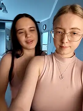 caressyourself's Live XXX Chat