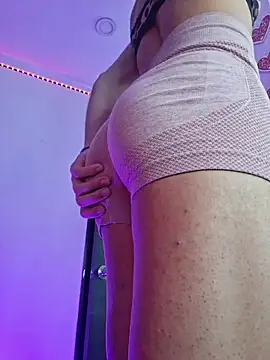 Sweet-SharoKitty: διαδικτυακό σόου στην κάμερα