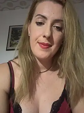 DollieRosse 现场XXX聊天