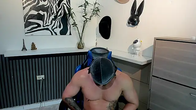 BENEDIICK লাইভ XXX চ্যাট