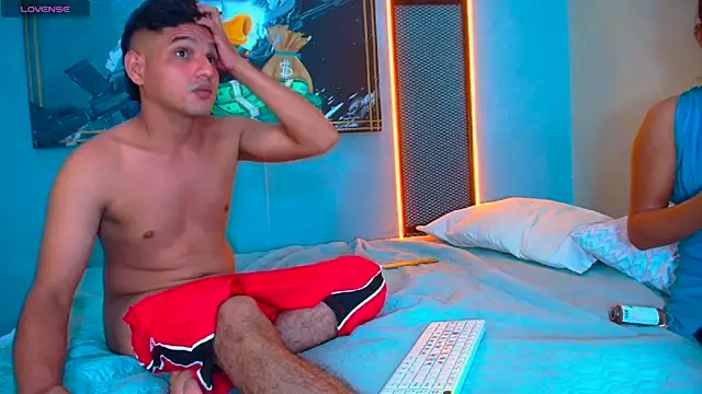 Hornyshow1 现场XXX聊天