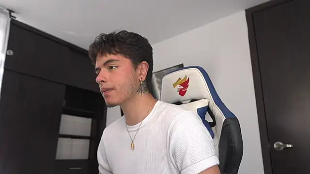 _morghan_ লাইভ XXX চ্যাট