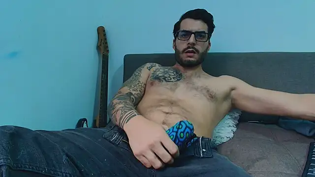 Chat +18 de thomas_gun ao vivo