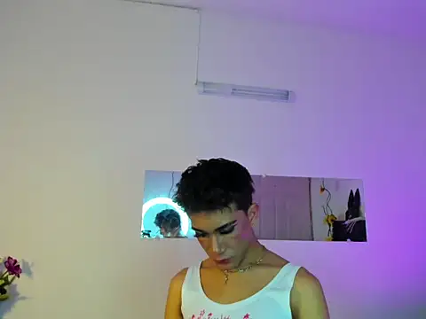 Chat +18 de Ailanys_Miller ao vivo