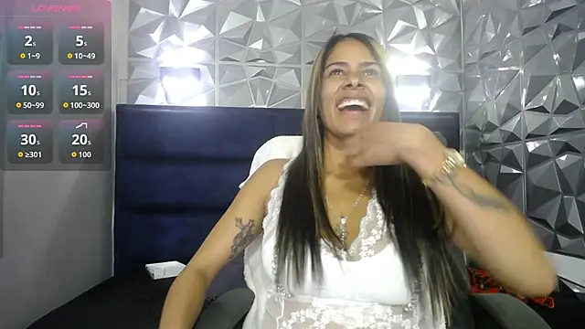 XXX chat uživo modela nairobi8