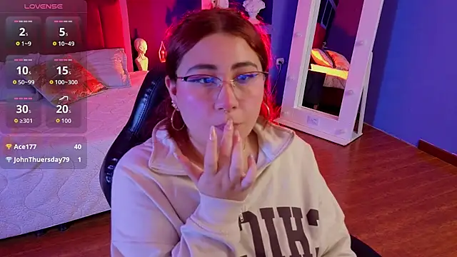 Chatroom XXX en direct de littlee_red