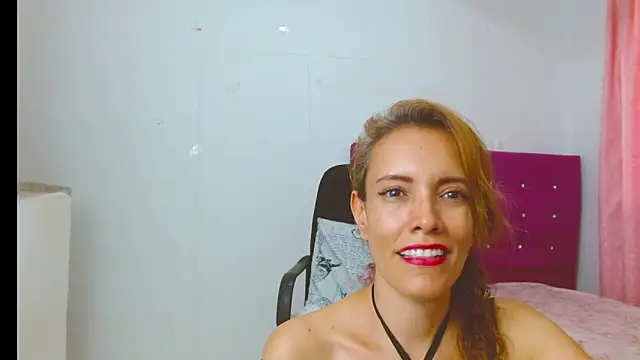 Chat +18 de chantalsemenova1 ao vivo