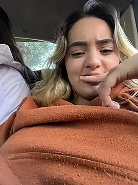 Antonella_Julieta élő XXX-chatje