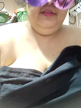 tamilthanushri's Live XXX Chat