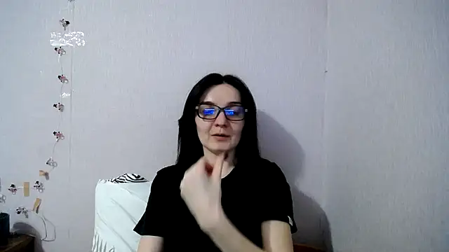 Shiny_gine's Live XXX Chat