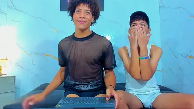 Spicy_guys webkamerás műsora