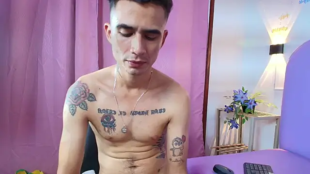 Chat +18 de Irina_and_Max ao vivo