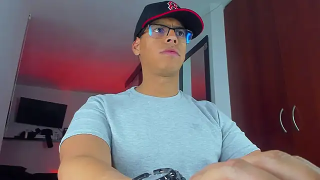 دردشة _John_Boy_ الجنسية المباشرة