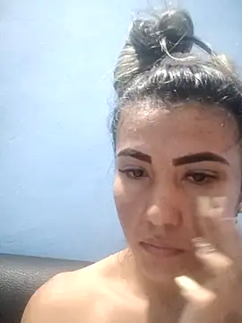 yennifer777 লাইভ XXX চ্যাট