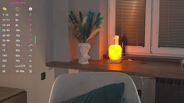 OssieCrewsのライブXXXチャット