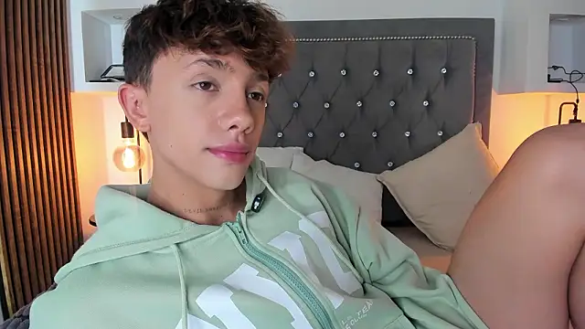 Tomy_RoxのライブXXXチャット