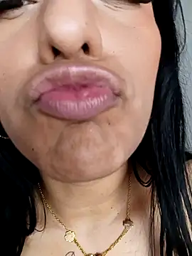 XXX chat uživo modela KorinaKovaa