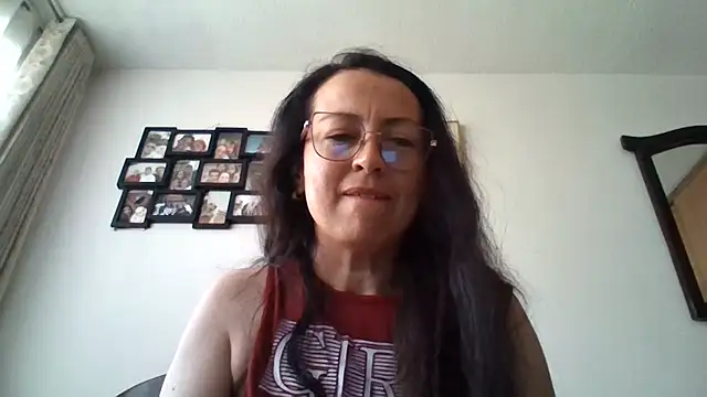 Lauryn_JonesのライブXXXチャット