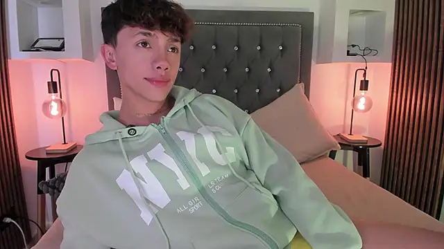 Онлайн чат XXX Tomy_Rox