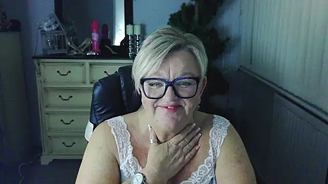 BridgetBlueEyes' Live XXX Chat