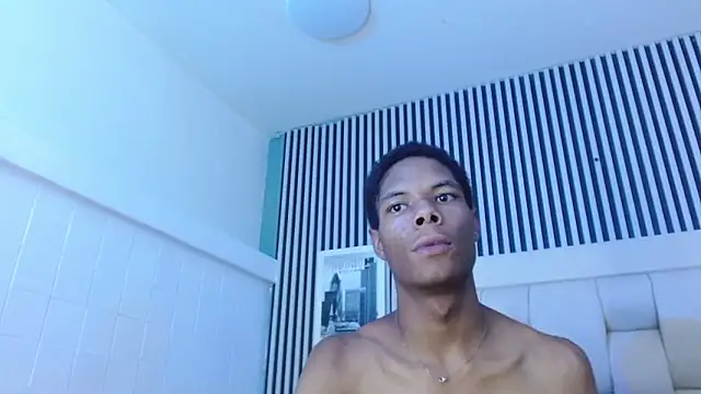 Pokazy przed kamerką – Santiago_Ortiz_