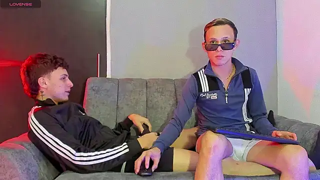 Two_sexboys webkamerás műsora