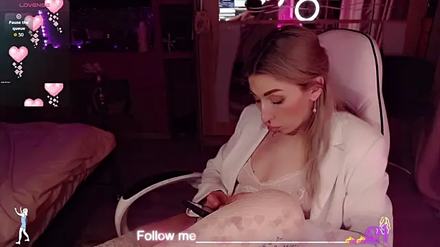 Chat XXX en directo de AnnieGOld_