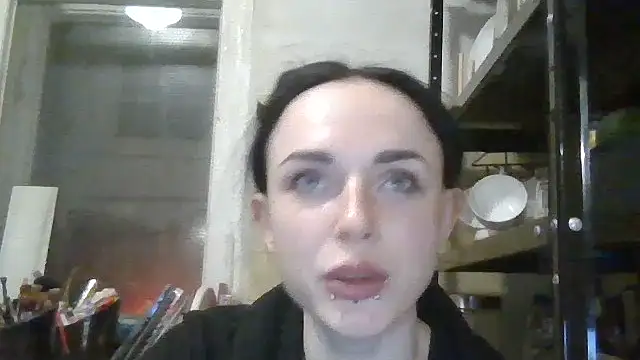 Chatroom XXX en direct de Trinsy_Love