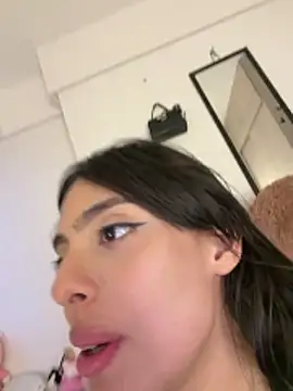 ZaraLuuv Chat XXX live