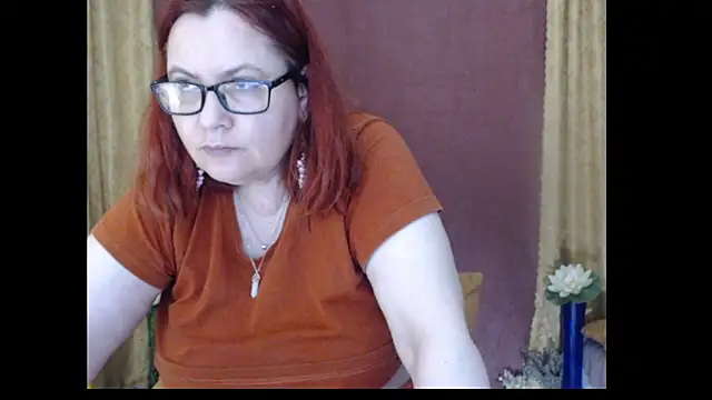 PlayfullMature's Live XXX Chat