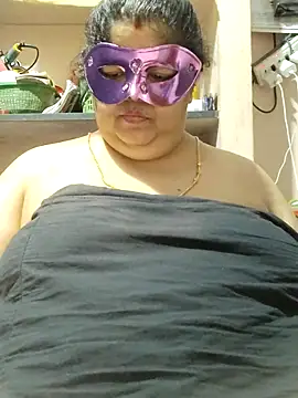 tamilthanushri Chat XXX in diretta