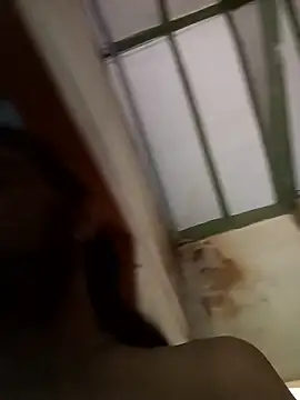 Czat XXX na żywo – hairy_mannn