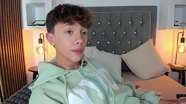 Tomy_Rox 即時 XXX 聊天