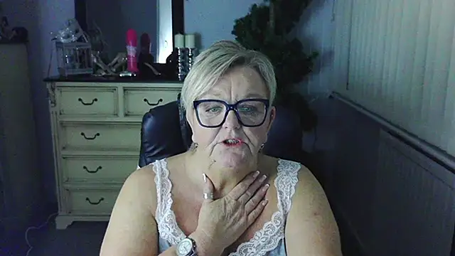 BridgetBlueEyes live XXX chat