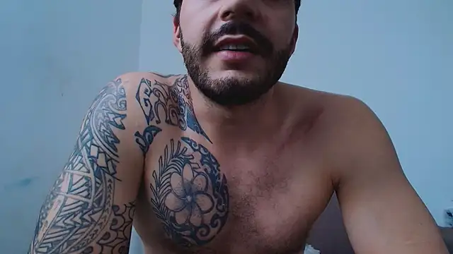 Chat XXX ao vivo de thomas_gun