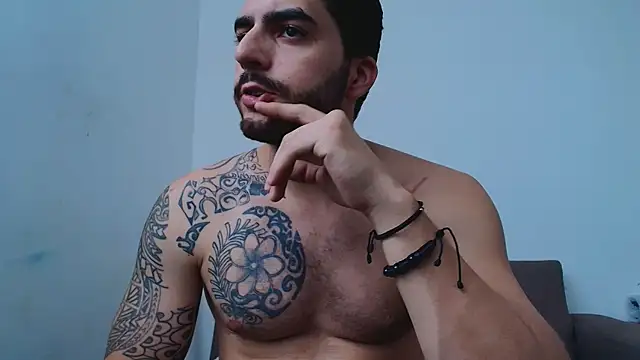 Chat XXX ao vivo de thomas_gun