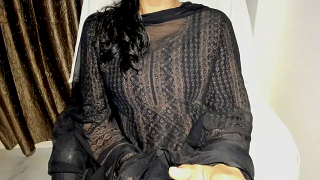 TheShyGirl_ Adlı Modelin Canlı XXX Sohbeti