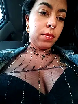 Luianna: онлайн-секс-чат