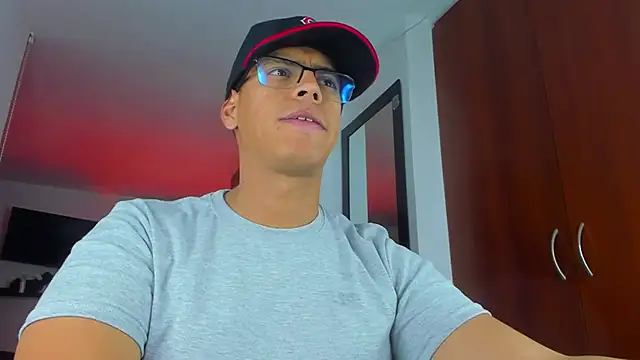 _John_Boy_: διαδικτυακό σόου στην κάμερα