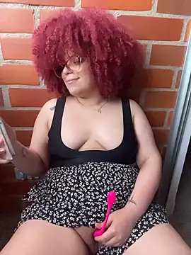 Czat XXX na żywo – Leyah__