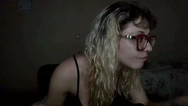 BlondieTami's Live XXX Chat