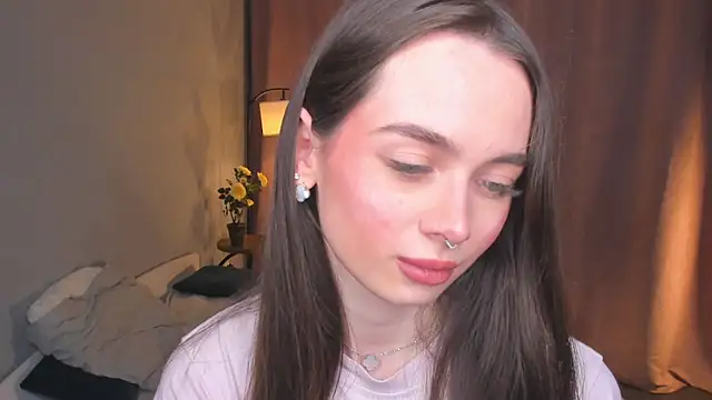 Chatroom XXX en direct de YvonneRobes