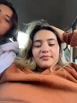 แชท XXX สดของ Antonella_Julieta