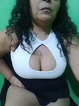 Amarantha25 Adlı Modelin Canlı XXX Sohbeti