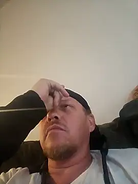 yourMasterisBored's Webcam Show