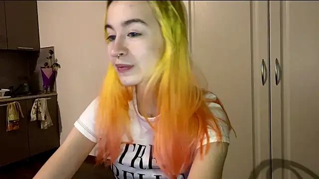 EmilyHein élő XXX-chatje