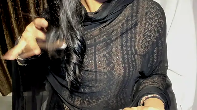 TheShyGirl_ élő XXX-chatje