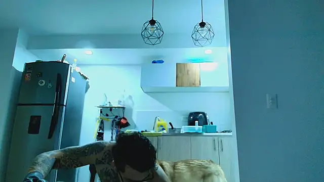 Chatroom XXX en direct de thomas_gun