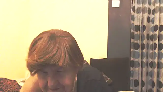 แชท XXX สดของ MioritaHard